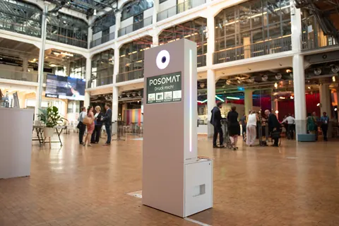 POSOMAT L3000 in a historic exhibition hall